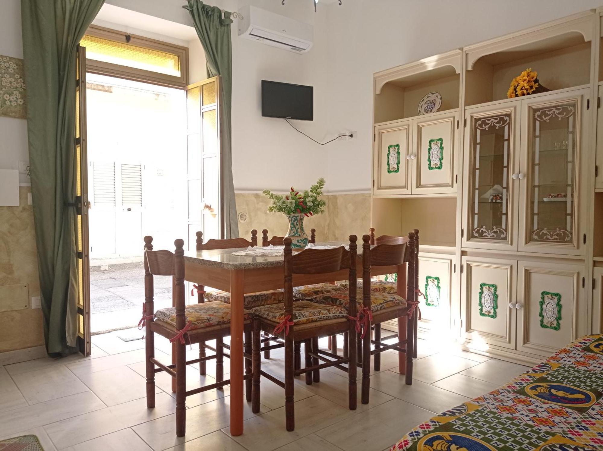 Mary Home - Casa Vacanza Taormina Bilik gambar